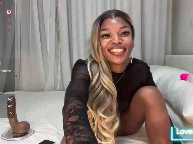 LunaJoCream webcam