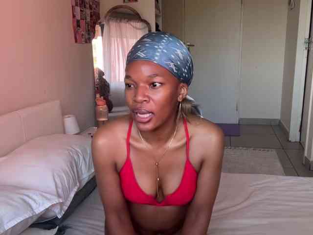 LunaJoCream webcam