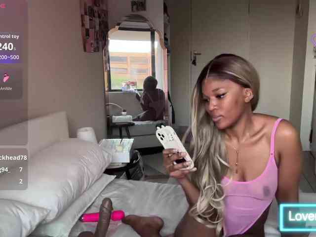 LunaJoCream webcam