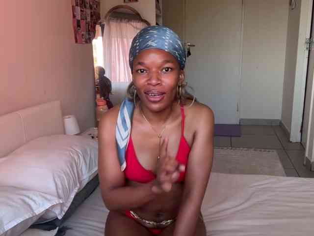 LunaJoCream webcam