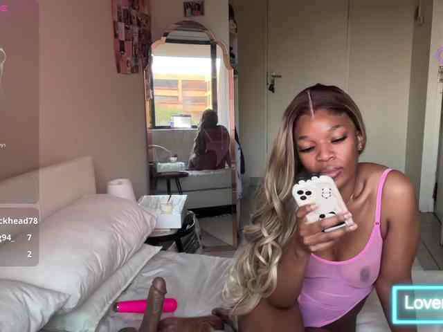 LunaJoCream webcam