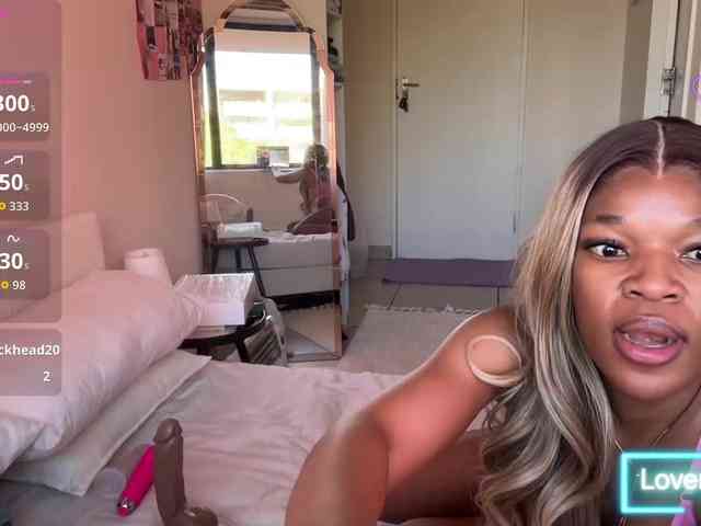 LunaJoCream webcam