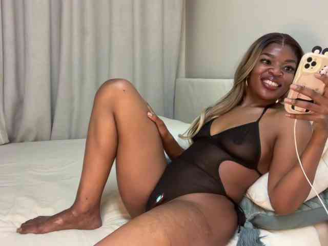 LunaJoCream webcam