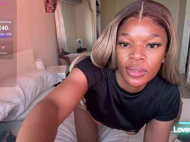 LunaJoCream webcam