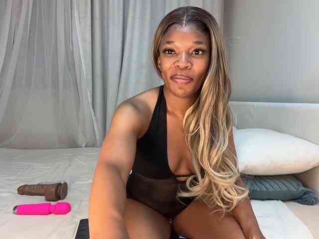 LunaJoCream webcam