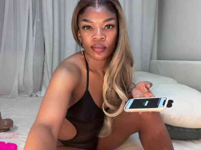 LunaJoCream webcam