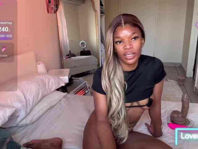 LunaJoCream webcam