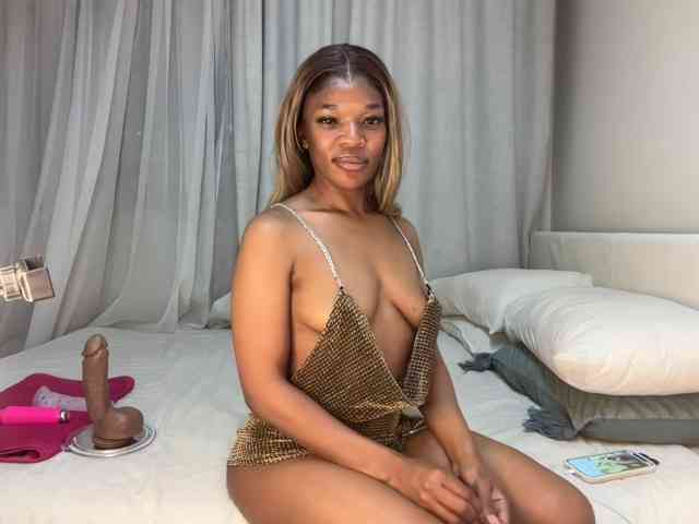 LunaJoCream webcam