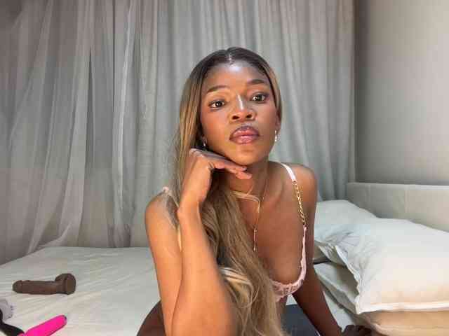 LunaJoCream webcam