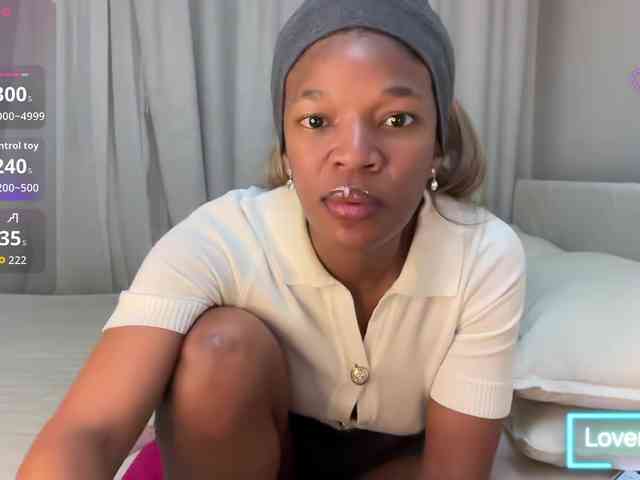 LunaJoCream webcam