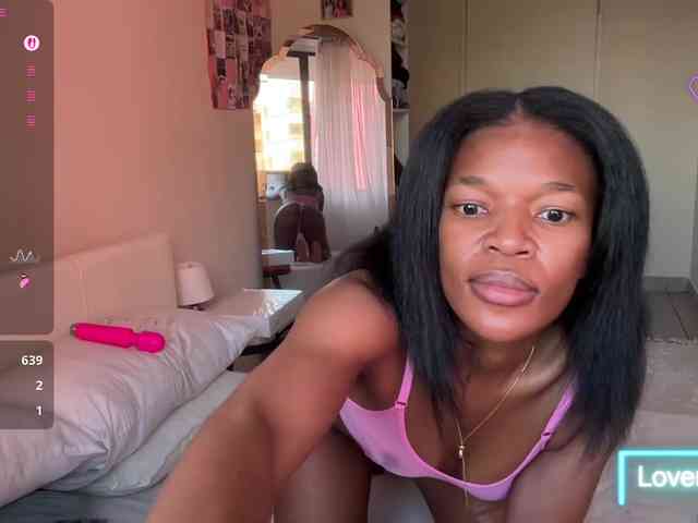 LunaJoCream webcam