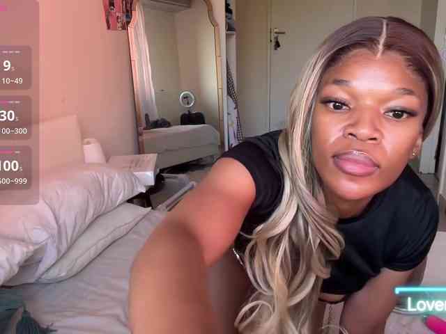 LunaJoCream webcam