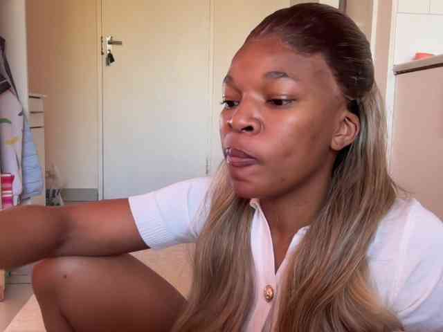 LunaJoCream webcam