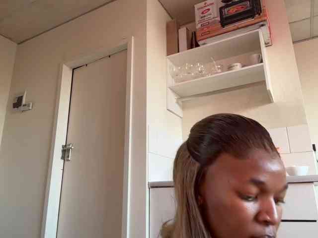 LunaJoCream webcam