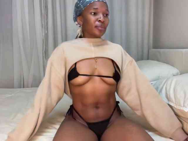 LunaJoCream webcam