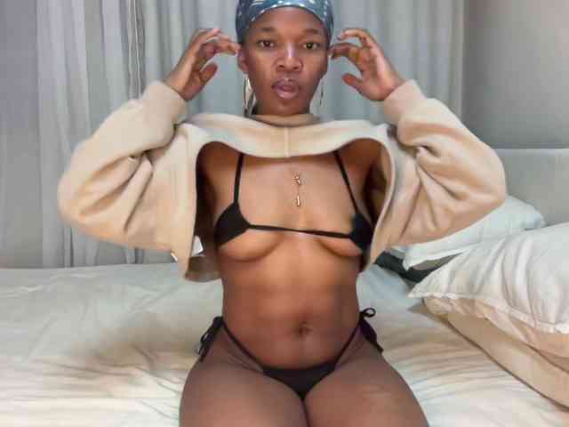 LunaJoCream webcam