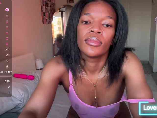 LunaJoCream webcam