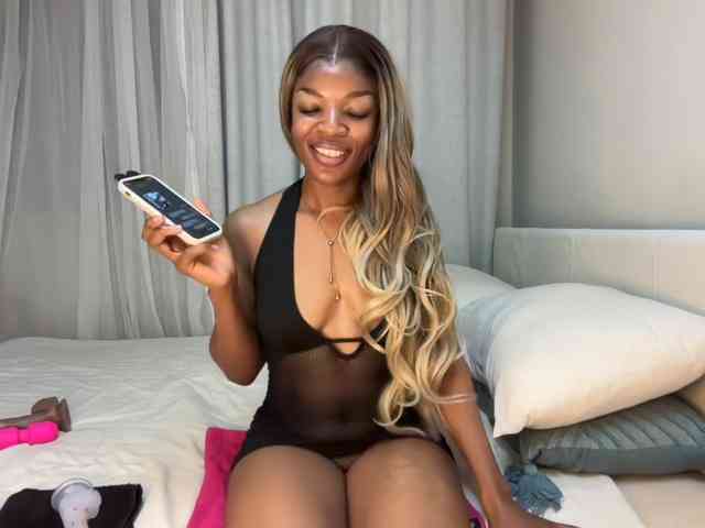 LunaJoCream webcam