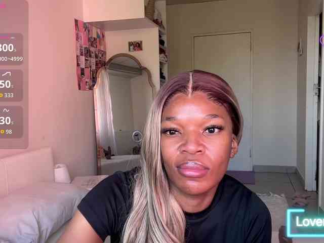 LunaJoCream webcam