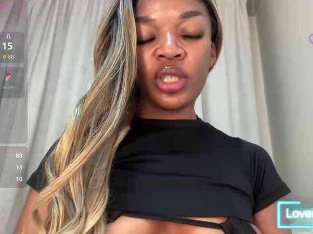 LunaJoCream webcam