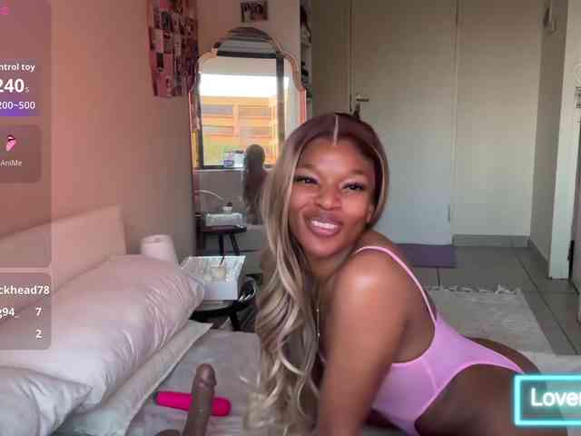 LunaJoCream webcam