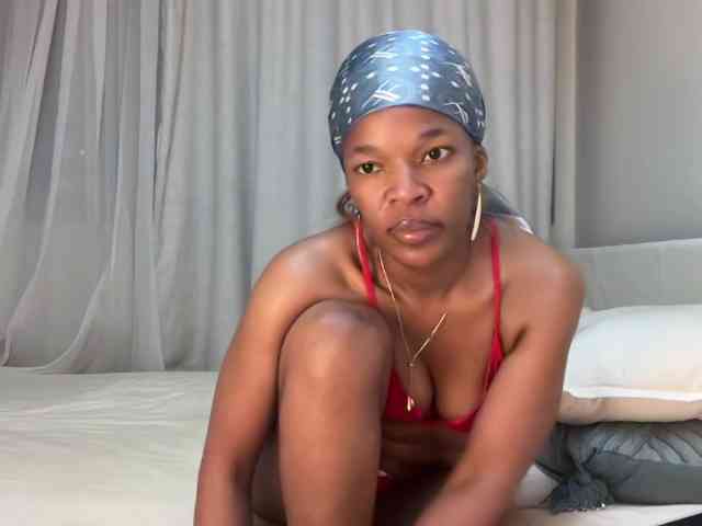 LunaJoCream webcam