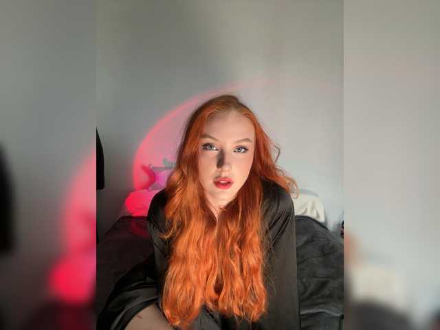 Alyna-Yluana live cam on BongaCams