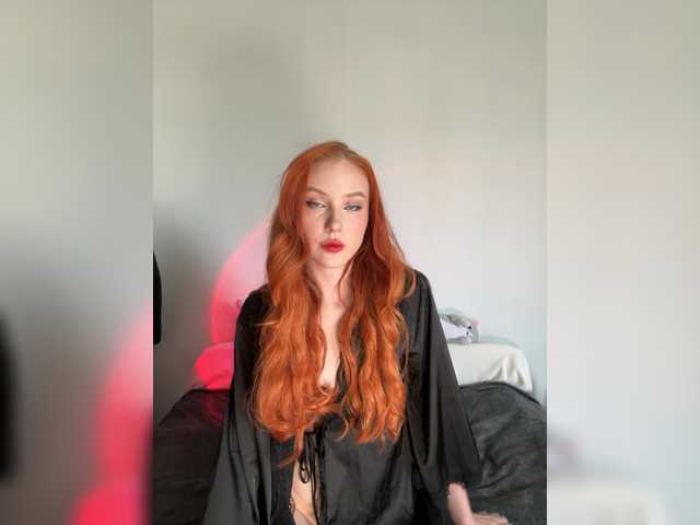 Alyna-Yluana live cam on BongaCams