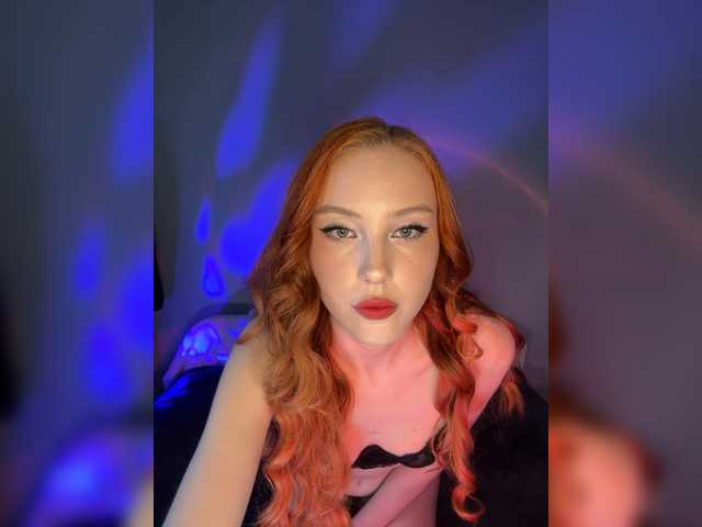 Alyna-Yluana live cam on BongaCams