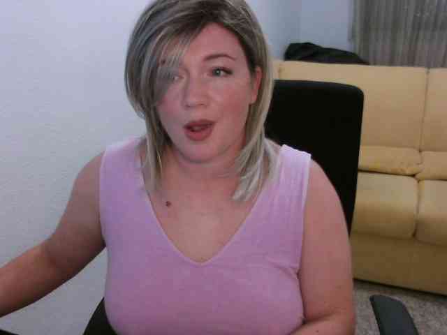 GodessInCharge webcam