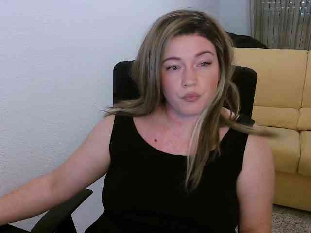 GodessInCharge webcam
