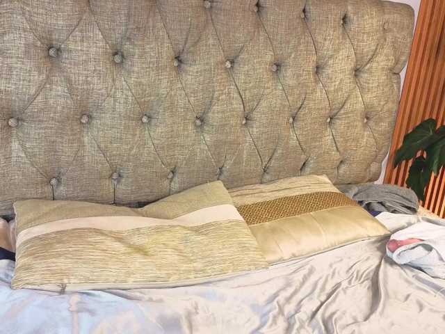 Chat with liisa-thompson live cam