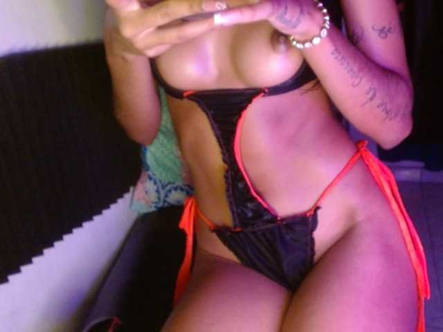 Bayonettaxxx live cam on BongaCams