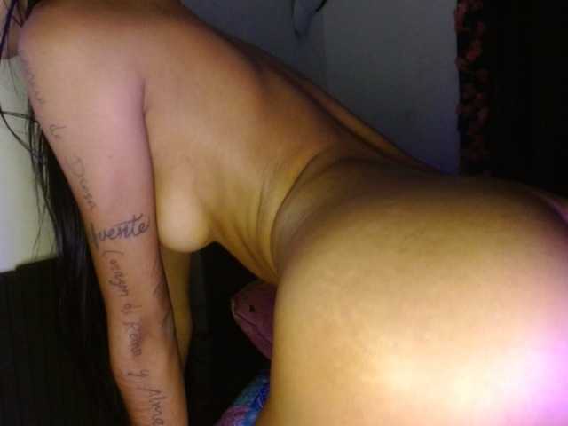 Bayonettaxxx live cam on BongaCams
