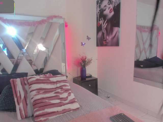 mila-fosterr live cam on BongaCams