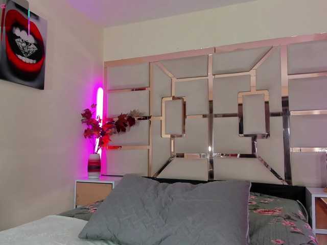 mila-fosterr live cam on BongaCams