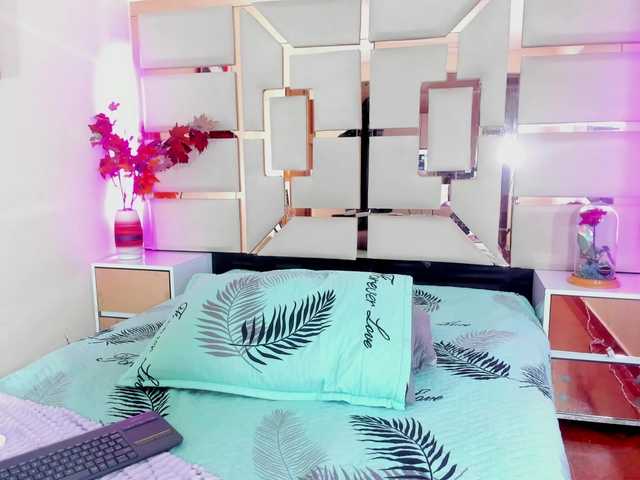 mila-fosterr live cam on BongaCams
