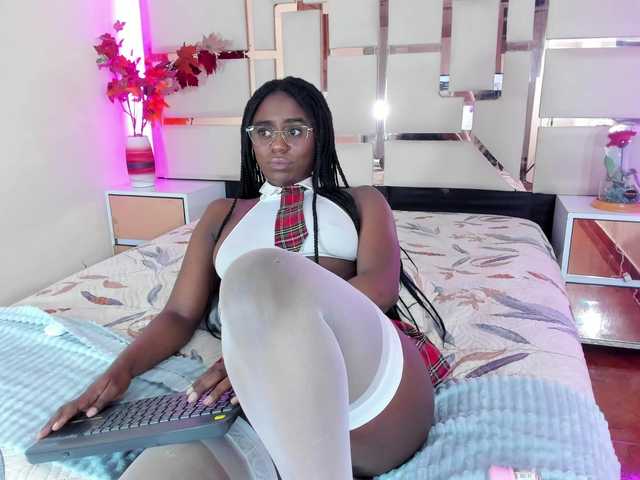 mila-fosterr live cam on BongaCams