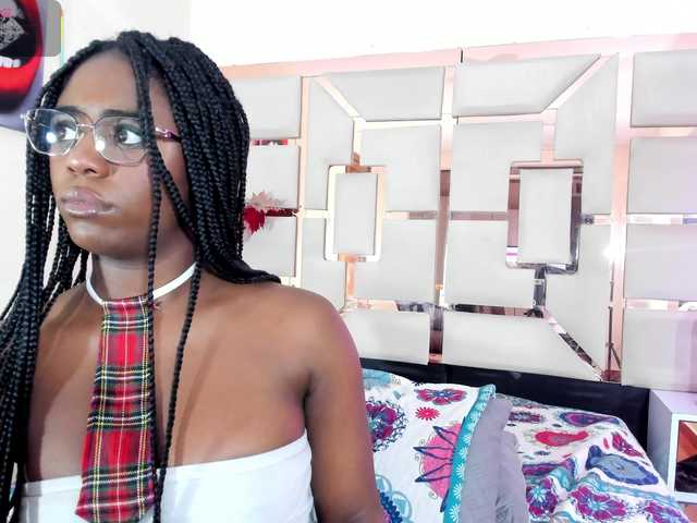 mila-fosterr live cam on BongaCams