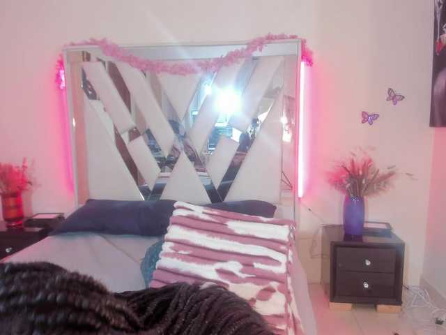 mila-fosterr live cam on BongaCams