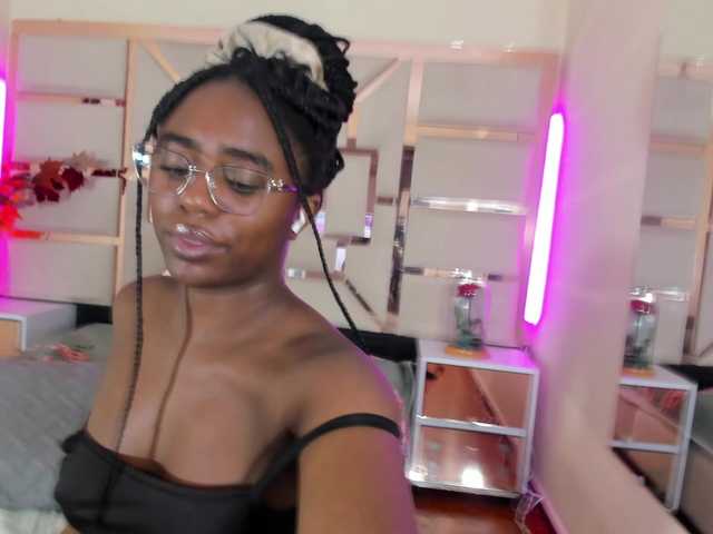 mila-fosterr live cam on BongaCams