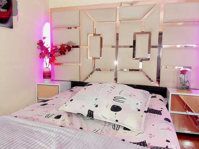 mila-fosterr live cam on BongaCams