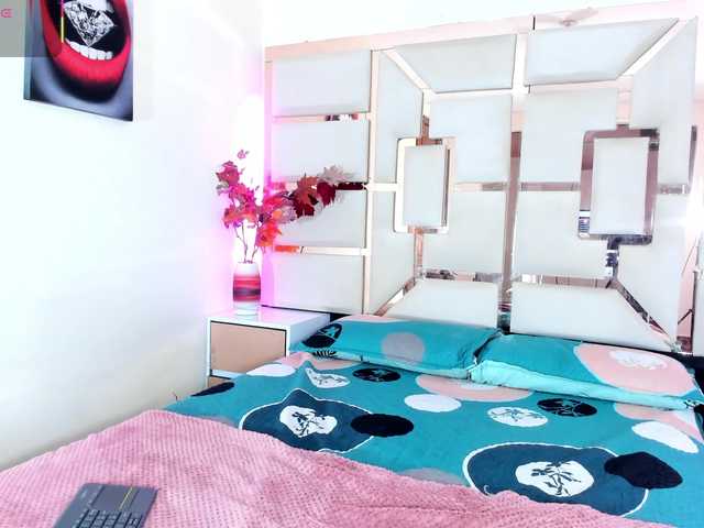 mila-fosterr live webcam show
