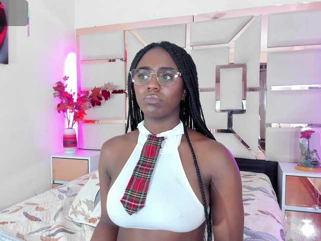 mila-fosterr live cam on BongaCams