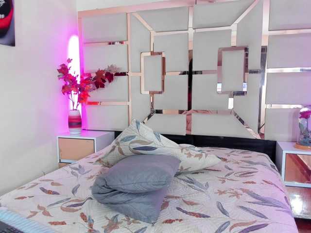 mila-fosterr live cam on BongaCams