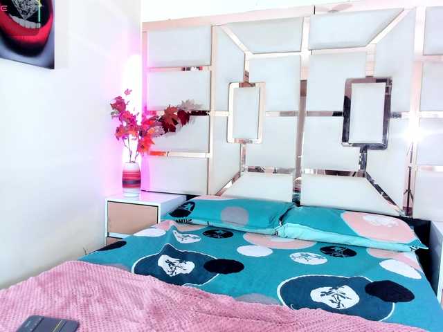 mila-fosterr live cam on BongaCams