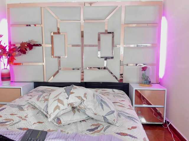 mila-fosterr live cam on BongaCams