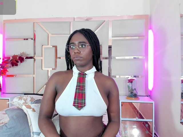 mila-fosterr live cam on BongaCams