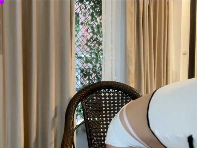 ValeriaHova live cam on BongaCams
