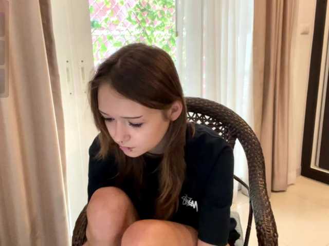 ValeriaHova live cam